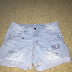 Stretchy light wash Jean shorts